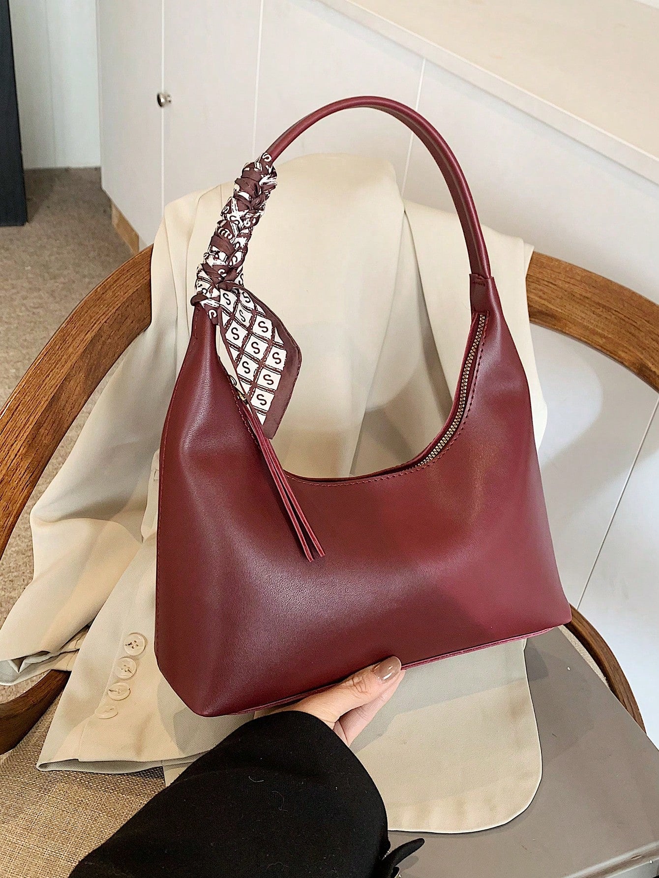 Minimalist Shoulder Bag With Scarf