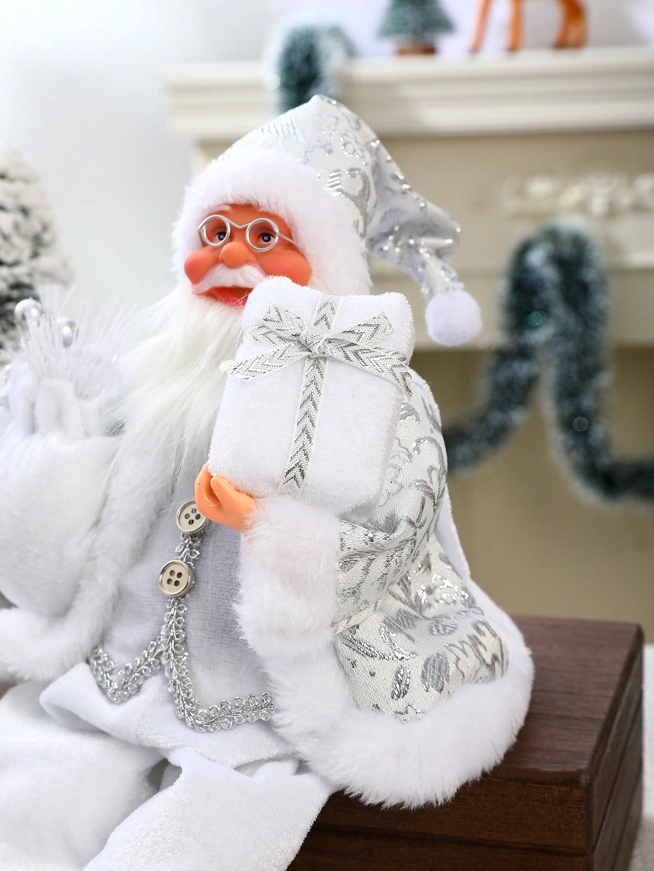 Sitting Santa Claus Christmas Figurine