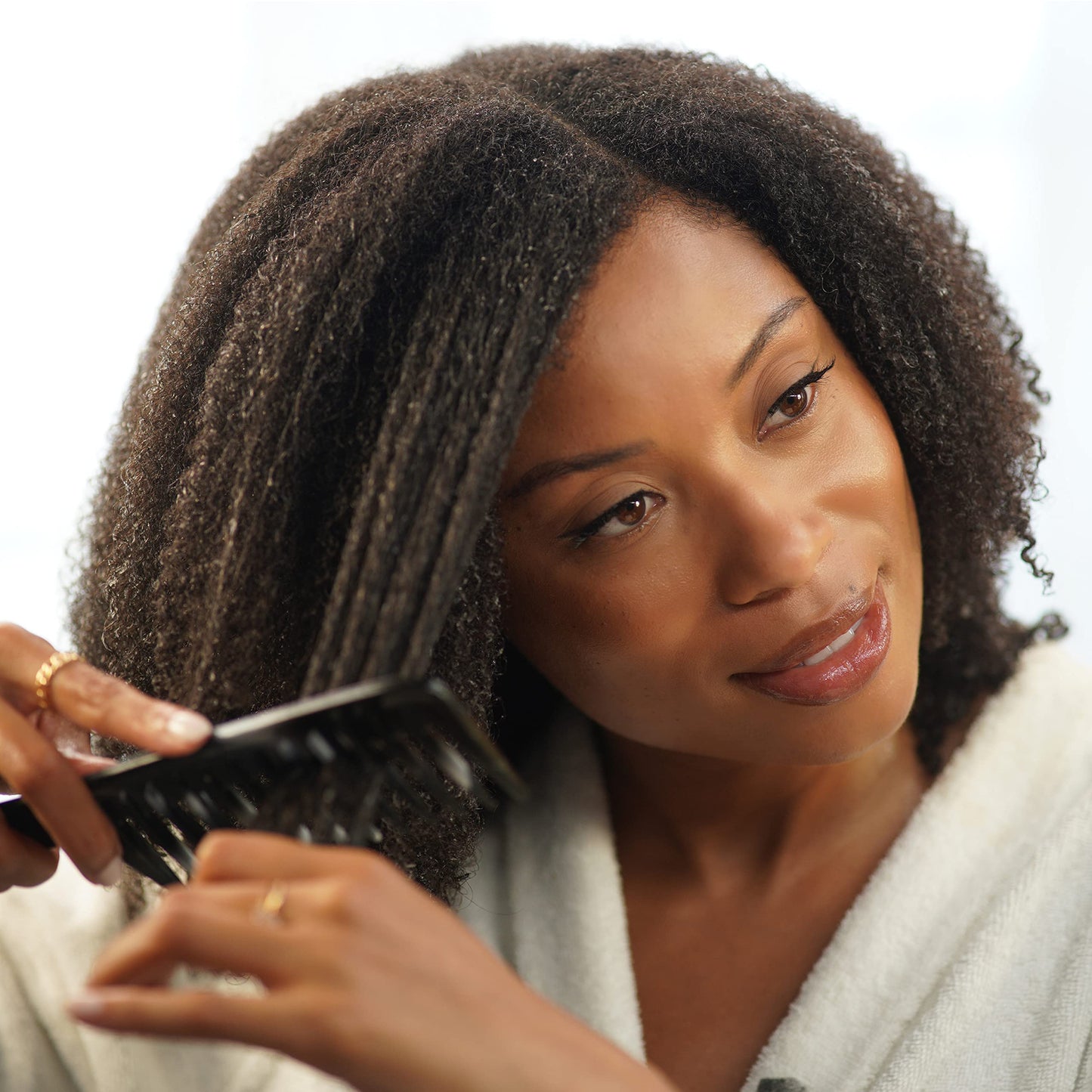 African Pride Moisture Miracle Pre-Shampoo Hair Detangler with Aloe & Coconut Water | Minimizes Breakage, Hydrates & Strengthens | Pre-Poo Treatment for Natural Coils & Curls | 18 oz.